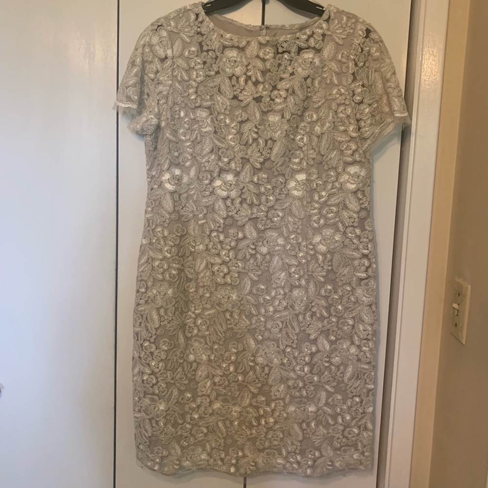 Sequin lace scoop neck cap sleeve petite dress